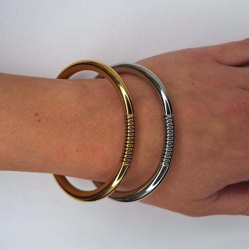 Bracciale Rigido Aya con Molla Regolabile in Acciaio Inossidabile colore Argento e Oro