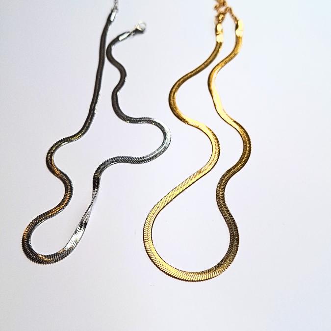 Collana Fishbone in Acciaio Inossidabile Argento e Oro Lunghezza Regolabile 41-47cm Chiusura Moschettone Perfetta per Ogni Ou